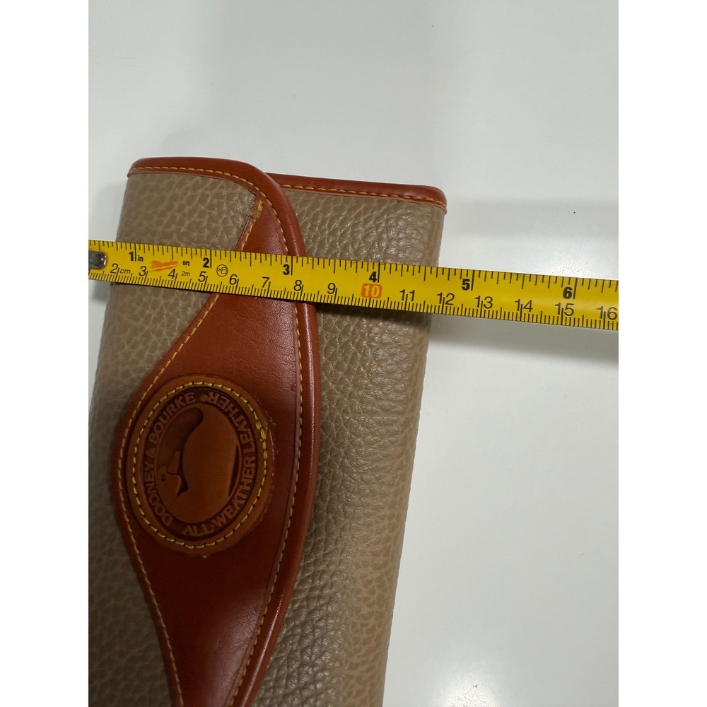 Dooney & Bourke Vintage All Weather Leather Checkbook Clutch Wallet Taupe Tan - Picture 9 of 9